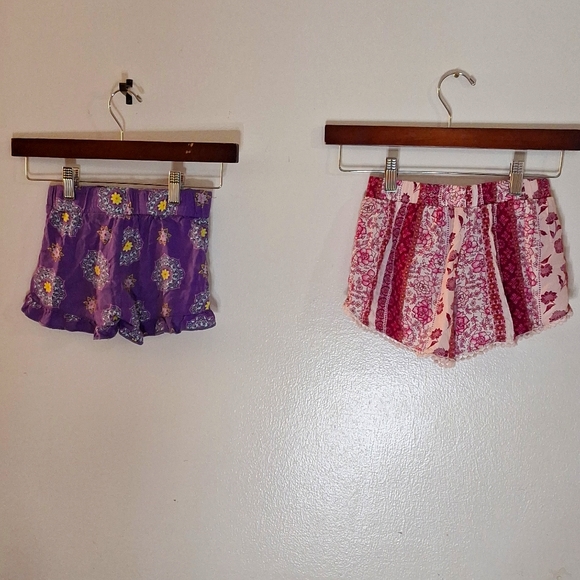 SOLD!!!! 2 Pairs of girls ruffle shorts - Picture 2 of 7